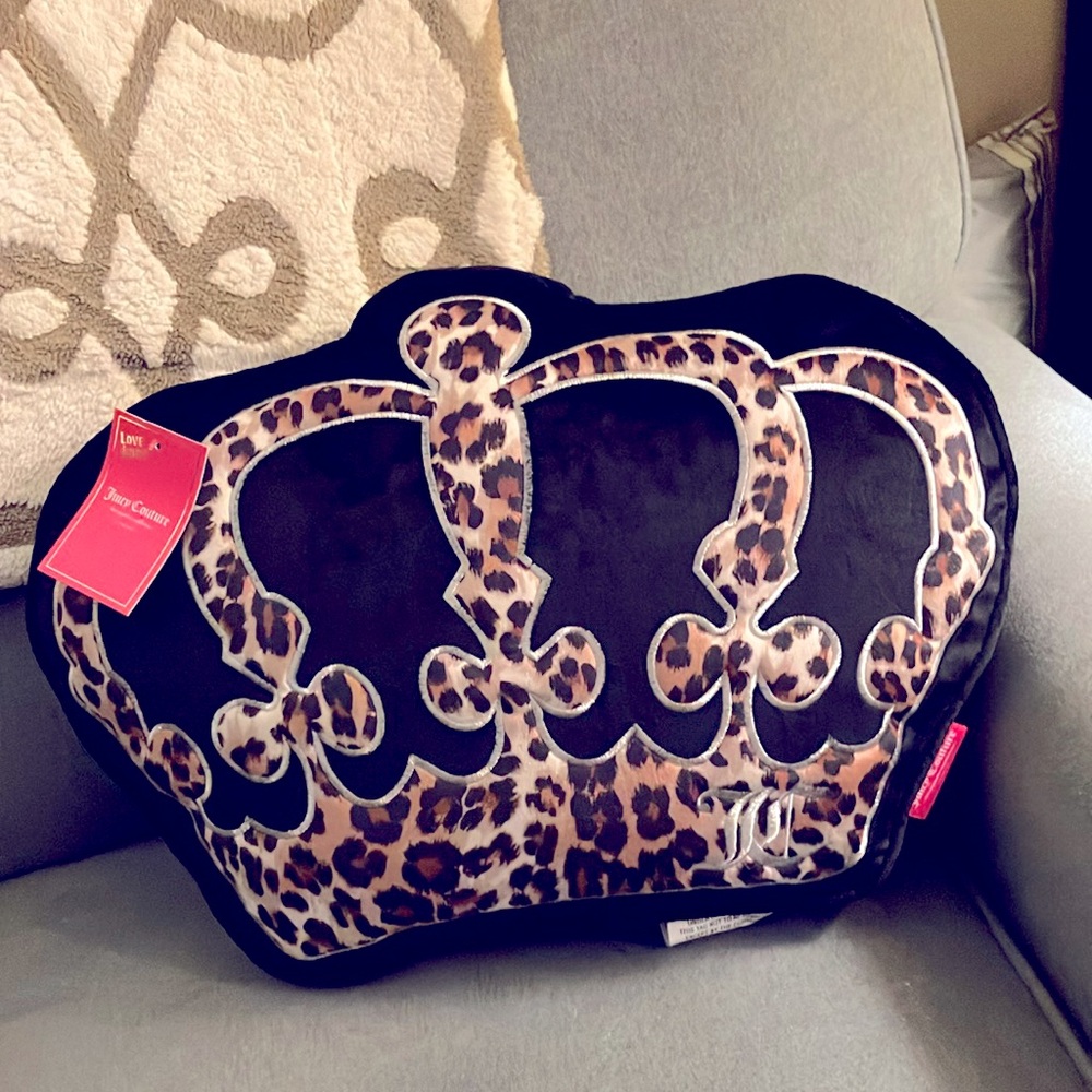 ✨Juicy Couture leopard print crown throw pillow 🔥GORGEOUS🔥 htf NWT